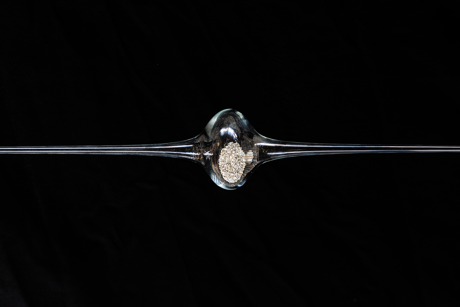 Hourglass_Imperfect_Diamond_photography Studio Uittenbogaart, courtesy Stroom Den Haag