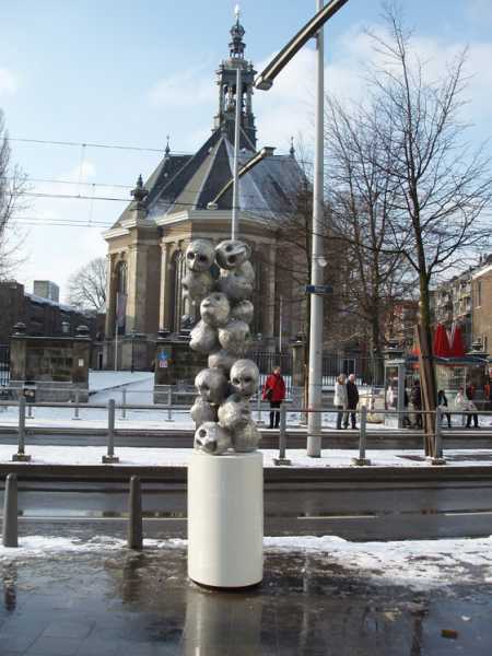 Atelier van Lieshout, 'Veelhoofd', 2010 foto: Stroom Den Haag