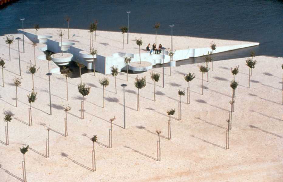 Vito Acconci & Studio 'Park in het water' foto: Jannes Linders