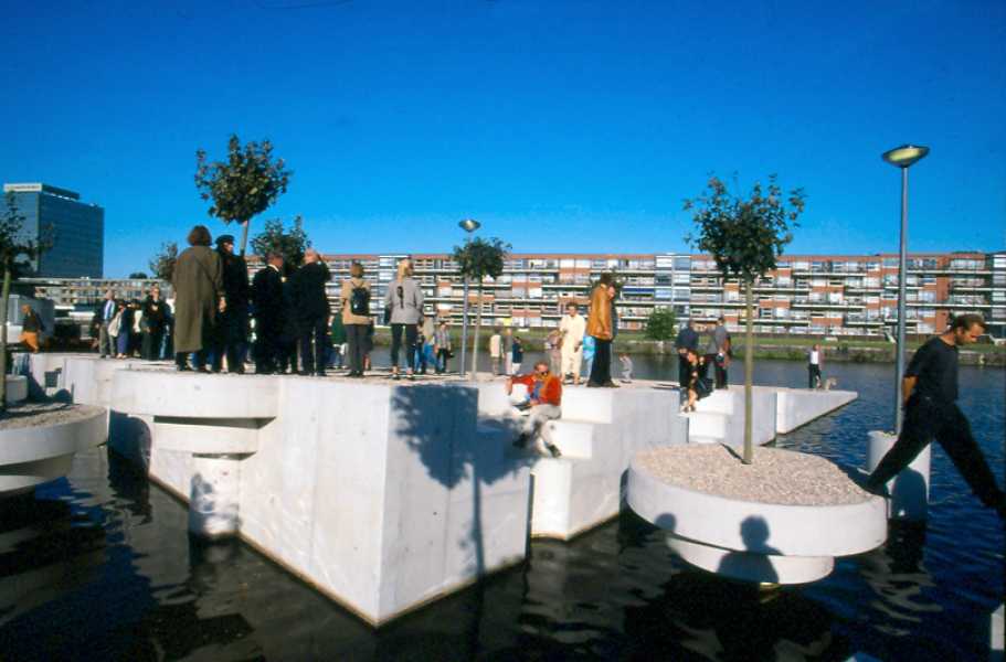 Vito Acconci & Studio 'Park in het water' foto: Jannes Linders