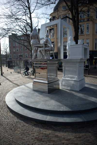 Thom Puckey, Thorbecke monument, 2017 foto: Sander Foederer, courtesy Stroom Den Haag