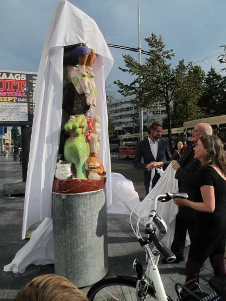 Ingrid Mol, onthulling 'Binnenstadgoden', 2014 foto: Stroom Den Haag