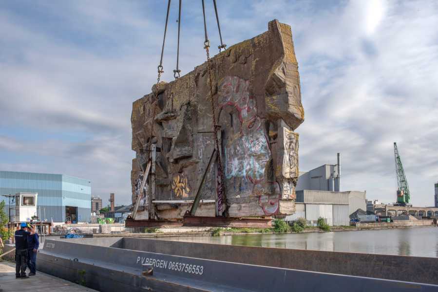 Transport werk Pierre van Soest, mei 2019 foto: Peter de Ruig, courtesy Stroom Den Haag