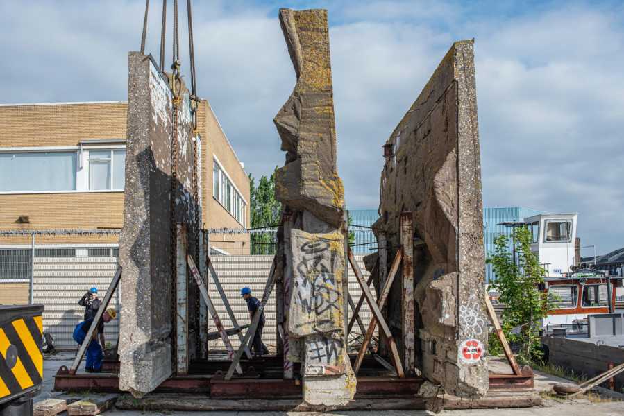 Transport werk Pierre van Soest, mei 2019 foto: Peter de Ruig, courtesy Stroom Den Haag