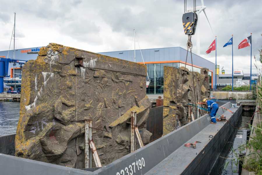 Transport werk Pierre van Soest, mei 2019 foto: Peter de Ruig, courtesy Stroom Den Haag