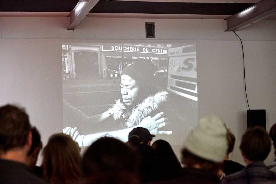 Hybrid Peace, installatie overzicht bij Stroom Den Haag, 2019 foto: Tarona Leonora, courtesy Stroom Den Haag