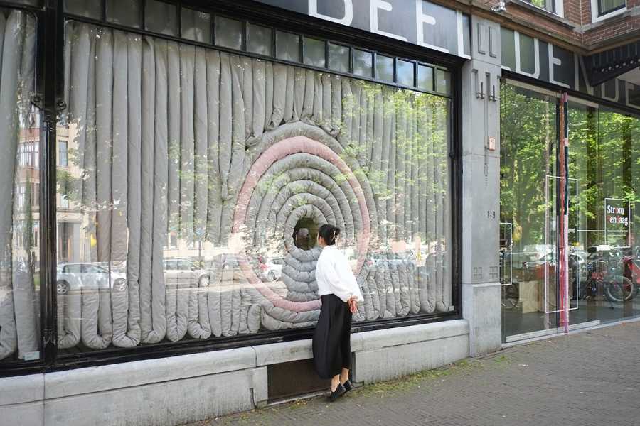 Ellen Yiu Kwan Kit, 'The rest of it is stillness', installation view at Stroom foto: Myung Feyen, courtesy Stroom Den Haag