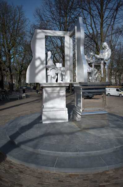 Thom Puckey, Thorbecke monument (detail) foto: Sander Foederer, courtesy Stroom Den Haag