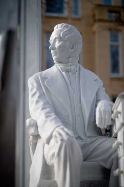 Thom Puckey, Thorbecke monument (detail) foto: Sander Foederer, courtesy Stroom Den Haag