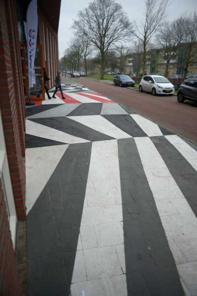 Harold de Bree, Dazzle Painting, 2018 foto: © Sander Foederer, courtesy Stroom Den Haag