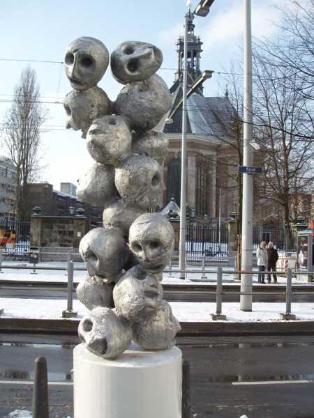 Atelier van Lieshout, 'Veelhoofd', 2010 foto: Stroom Den Haag