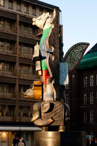 Frog with Umbrella, Karel Appel, 2001 Foto: Ralph Kämena