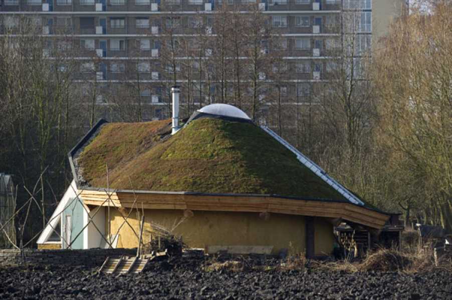 Paviljoen Eetbaar Park in februari 2011 foto: Eric de Vries