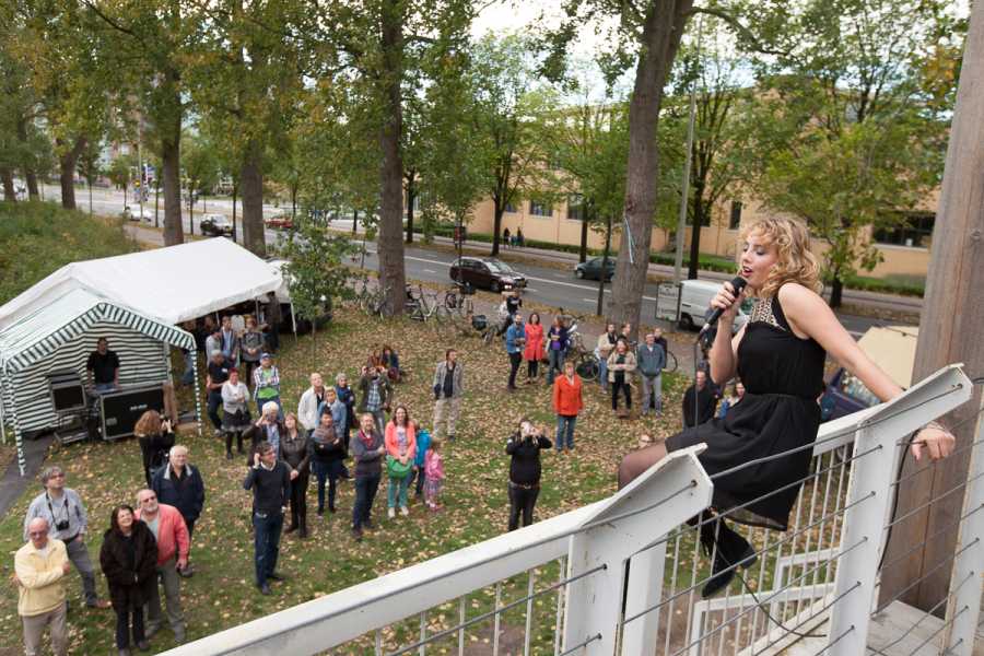 Peace and Justice Songs on Scaffold foto: Pieter Crucq, courtesy Stroom Den Haag