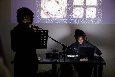 Opening weekend 'Towards a Black Testimony' Performance Black Quantum Futurism foto: Tarona Leonora, courtesy Stroom Den Haag