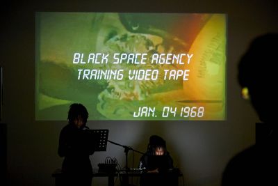 Opening weekend 'Towards a Black Testimony' Performance Black Quantum Futurism foto: Tarona Leonora, courtesy Stroom Den Haag