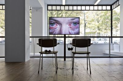 'A Glass Darkly' bij Stroom Den Haag (2014): Noam Toran, 'Desire Management', 2005 foto: Gerrit Schreurs, courtesy Stroom Den Haag