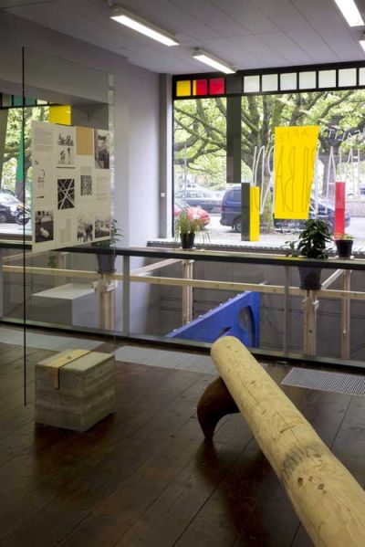 Another Reality. After Lina Bo Bardi (Celine Condorelli) foto: Eric de Vries, courtesy Stroom Den Haag