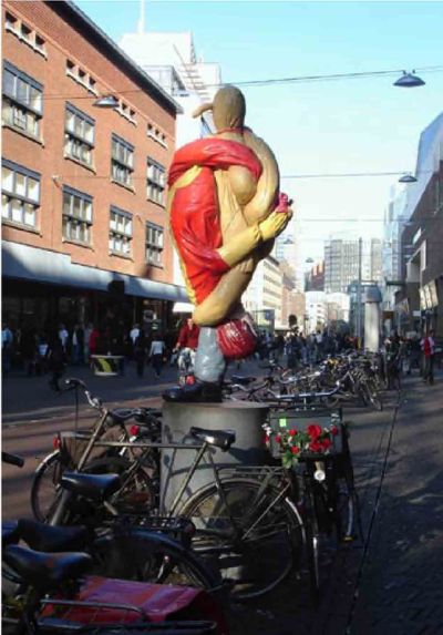Gijs Assmann, 2005, ‘The he and the she and the is of it', cast and painted aluminium foto: Renate Boere, Cas Marks, Laurens van der Pool