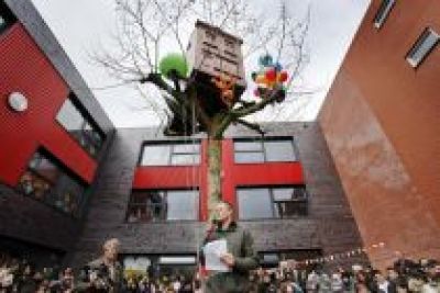 opening boomhuizen op 9 april 2009 foto: Frank Hanswijk
